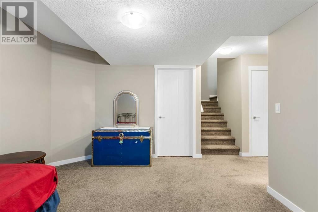 170 SAGE BLUFF CLOSE NORTHWEST Image 32