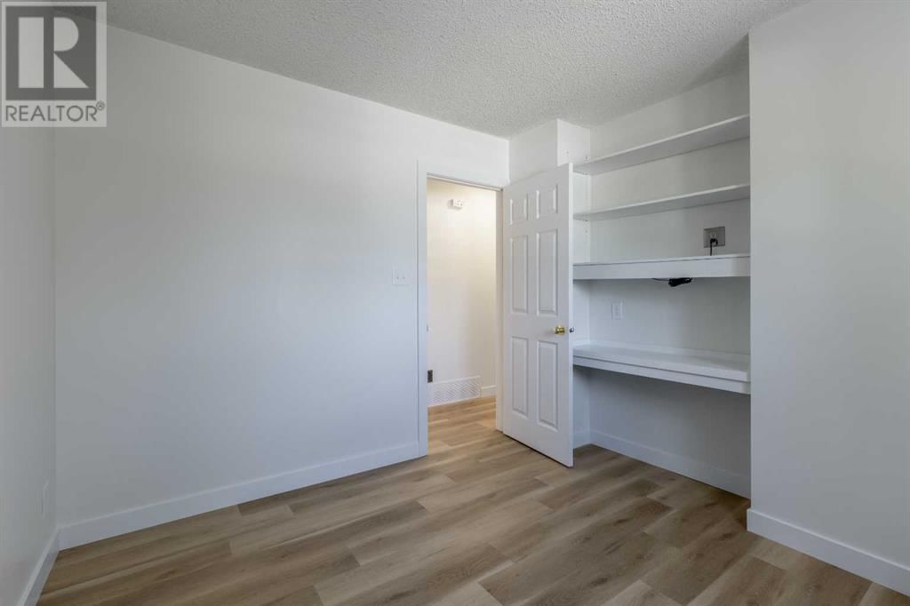 18 Queens Road West Lethbridge, Alberta