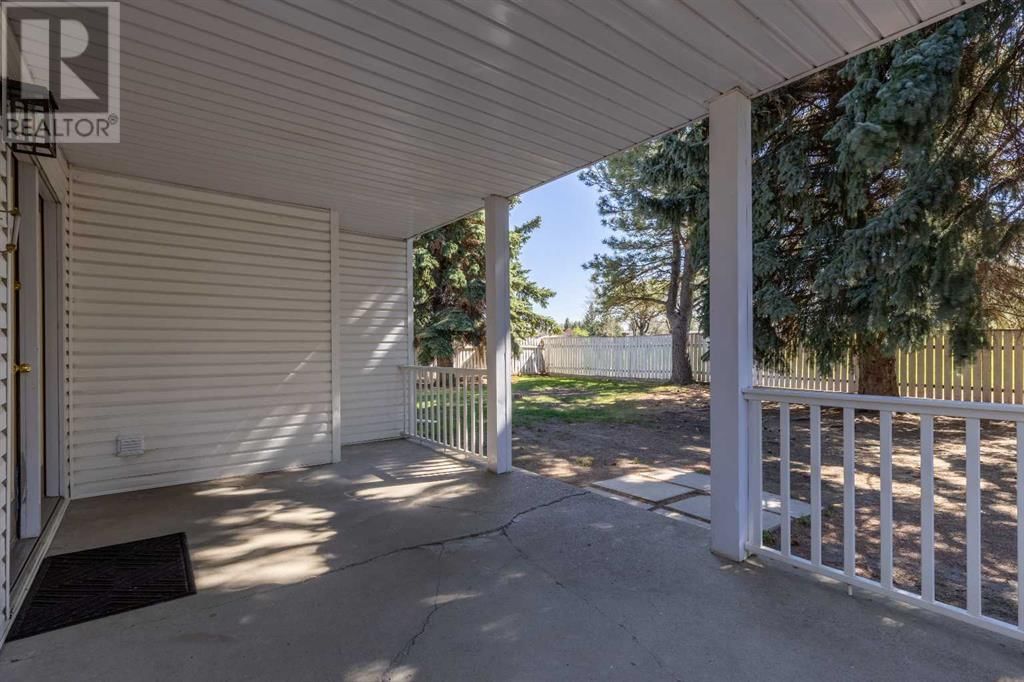 18 Queens Road West Lethbridge, Alberta