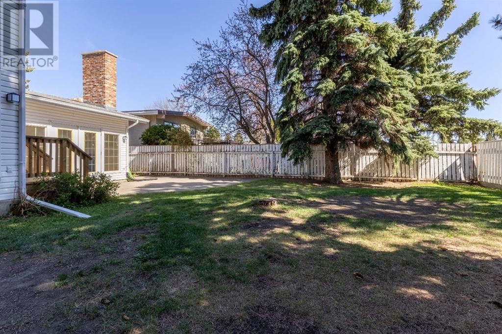18 Queens Road West Lethbridge, Alberta