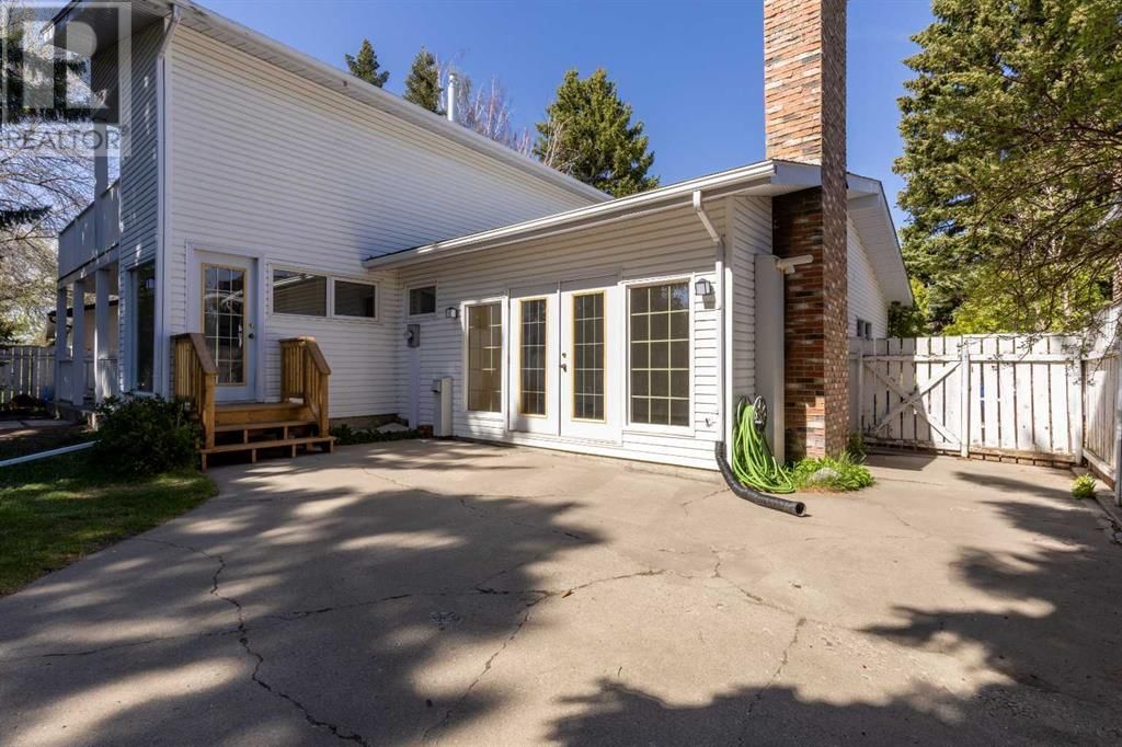 18 Queens Road West Lethbridge, Alberta
