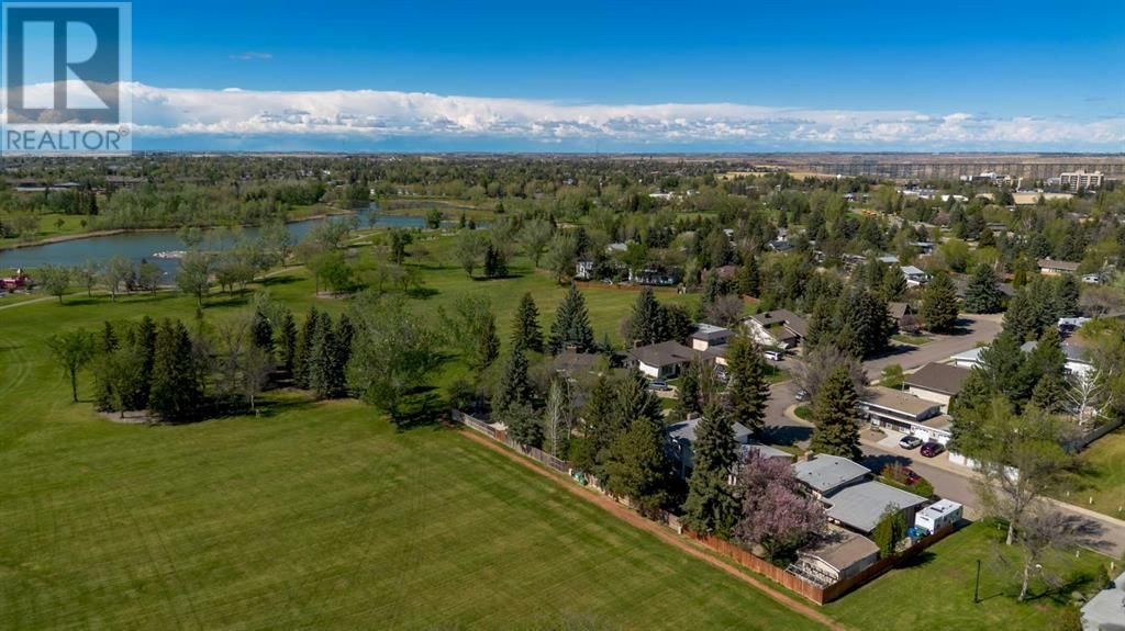 18 Queens Road West Lethbridge, Alberta