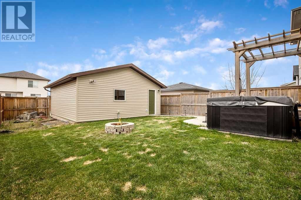 115 DRAKE LANDING LOOP Image 32