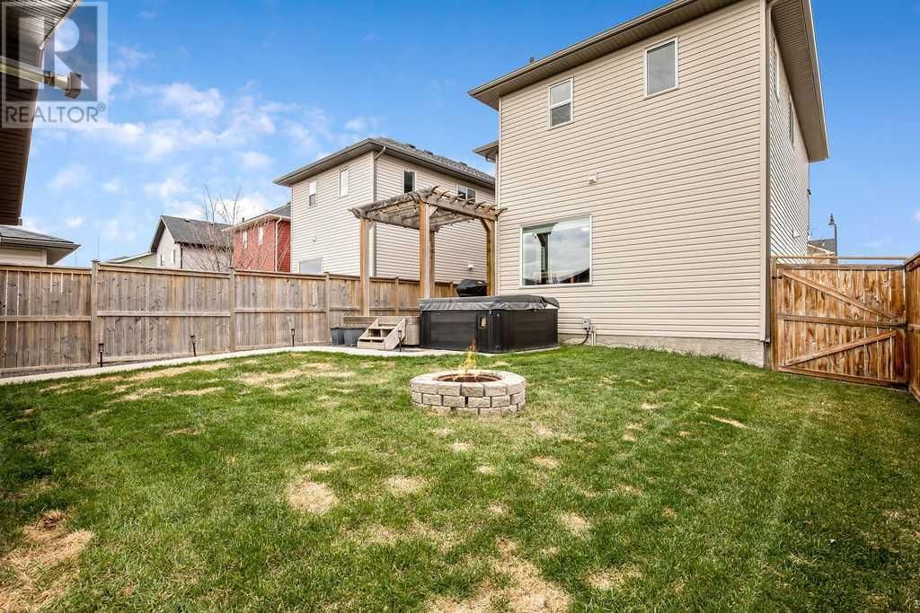 115 DRAKE LANDING LOOP Image 33