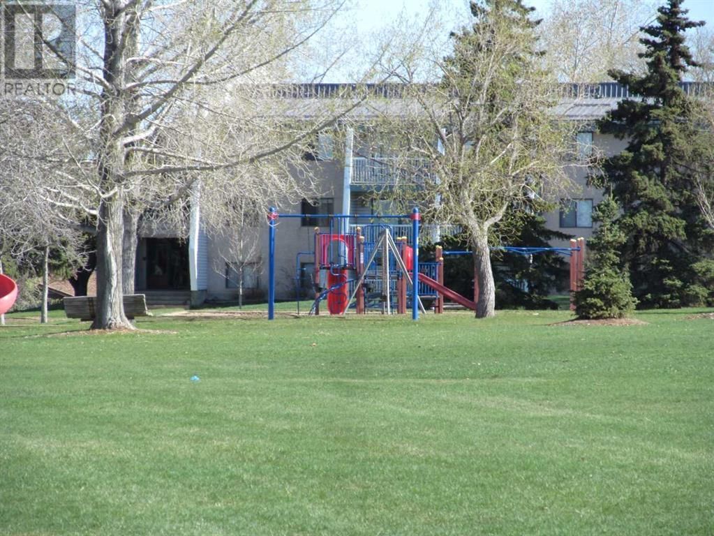 136 MCLEVIN CRESCENT Image 33