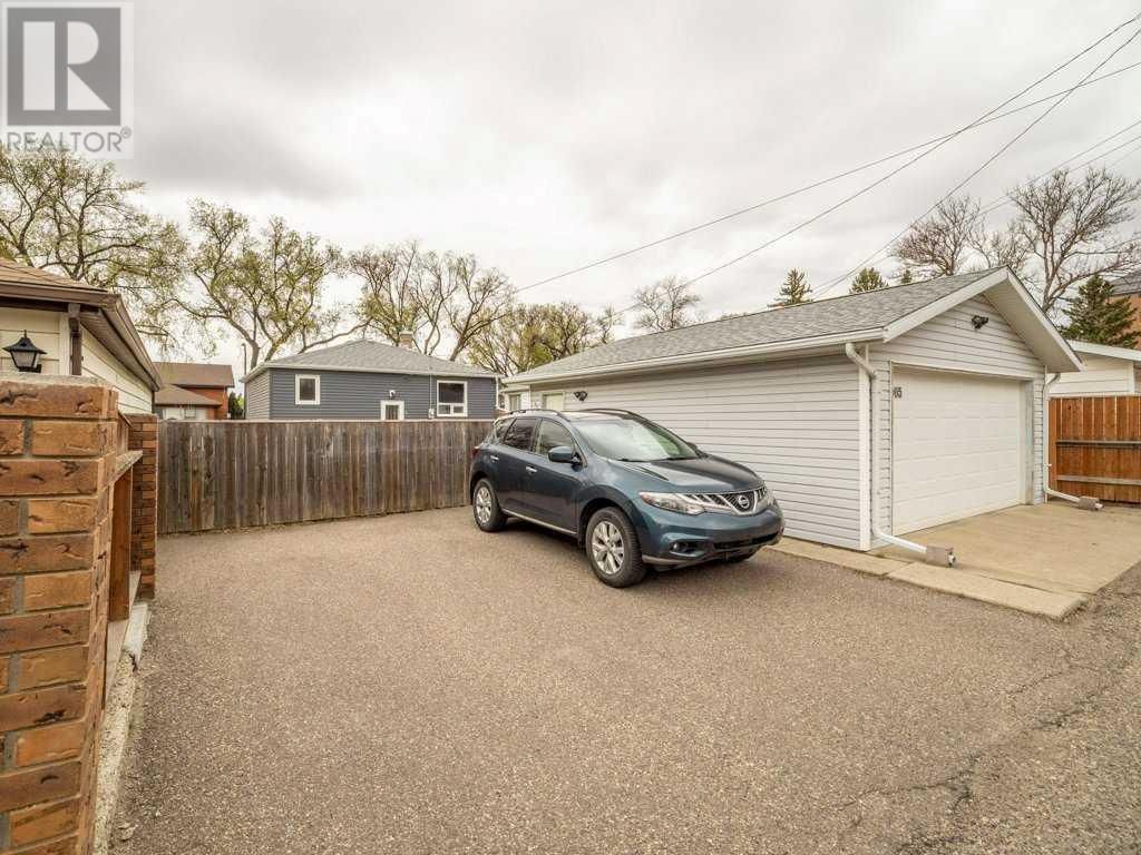 1905 10 Avenue South Lethbridge, Alberta