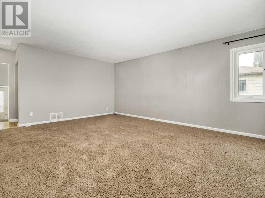 1905 10 Avenue South Lethbridge, Alberta