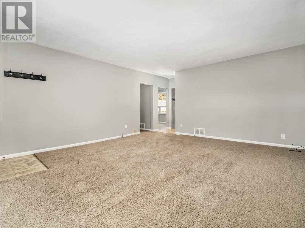 1905 10 Avenue South Lethbridge, Alberta