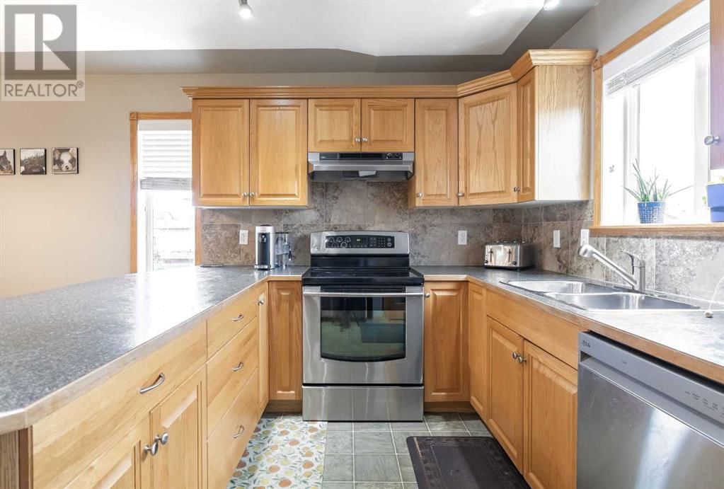 230 MEADOWBROOK DRIVE Image 6