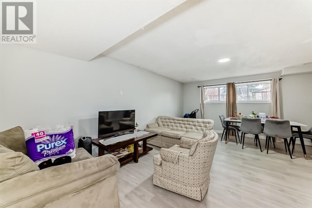 37 ABERDARE CRESCENT NORTHEAST Image 24