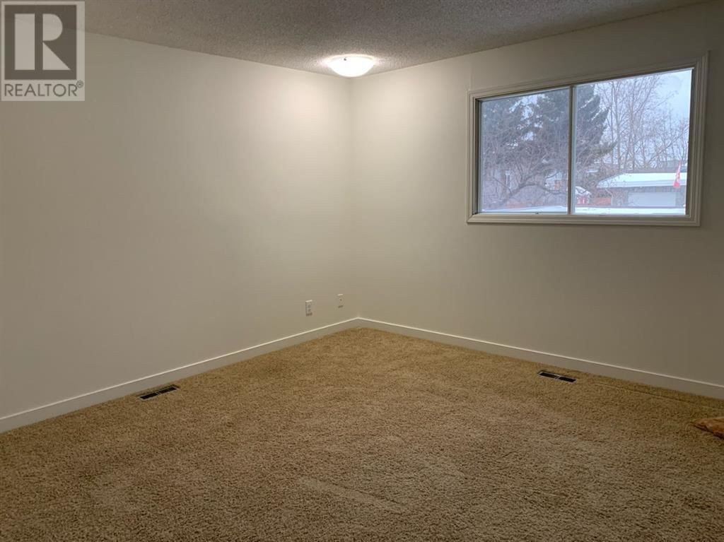 103 Oxford Road West Lethbridge, Alberta