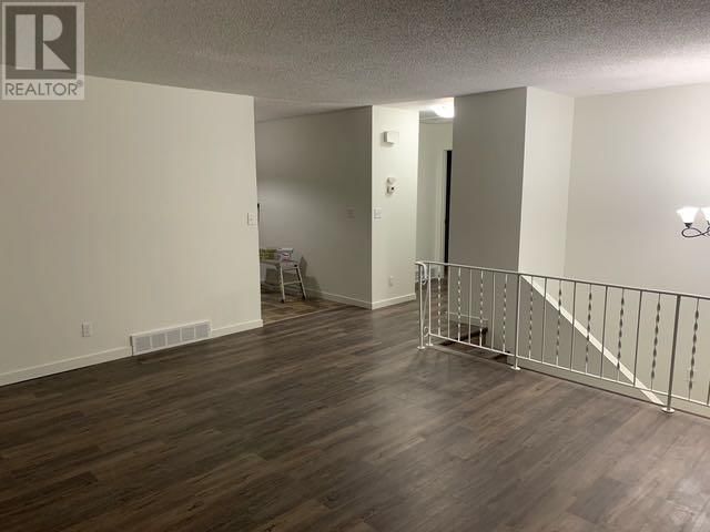 103 Oxford Road West Lethbridge, Alberta