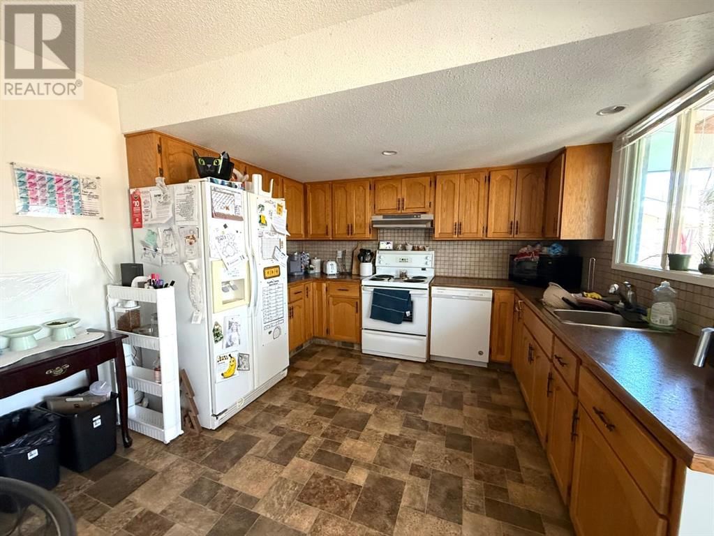 103 Oxford Road West Lethbridge, Alberta