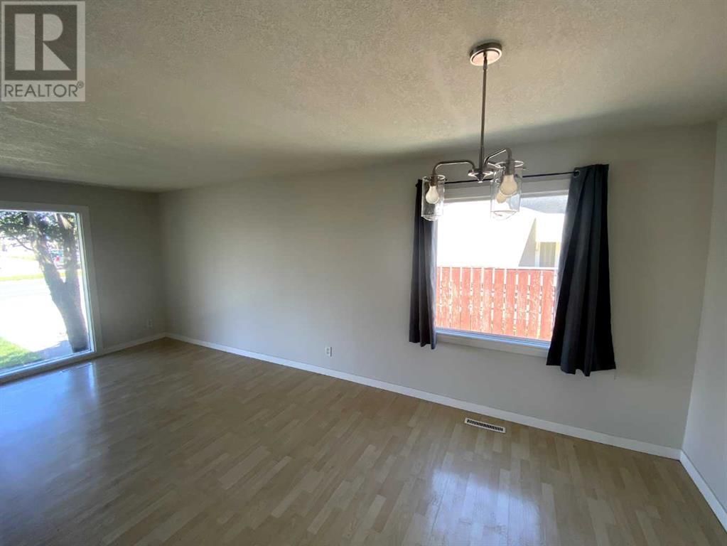 719 23 Street North Lethbridge, Alberta