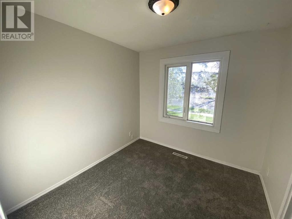 719 23 Street North Lethbridge, Alberta