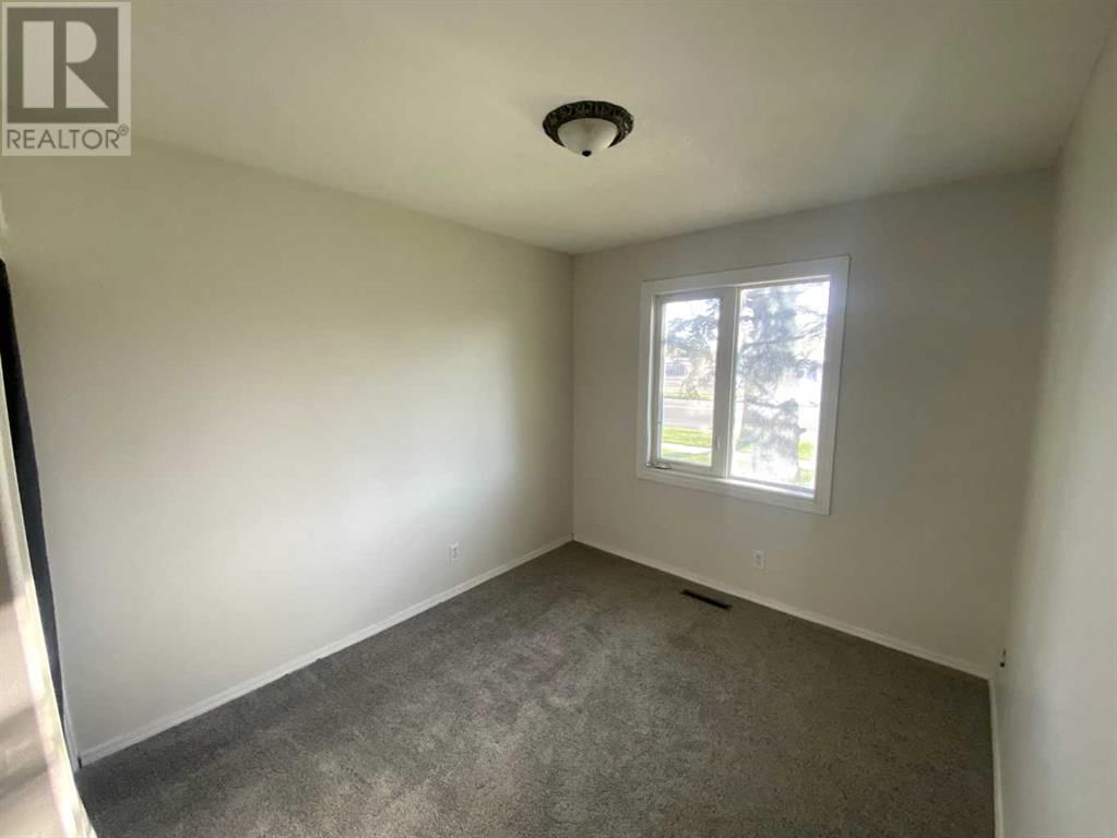 719 23 Street North Lethbridge, Alberta