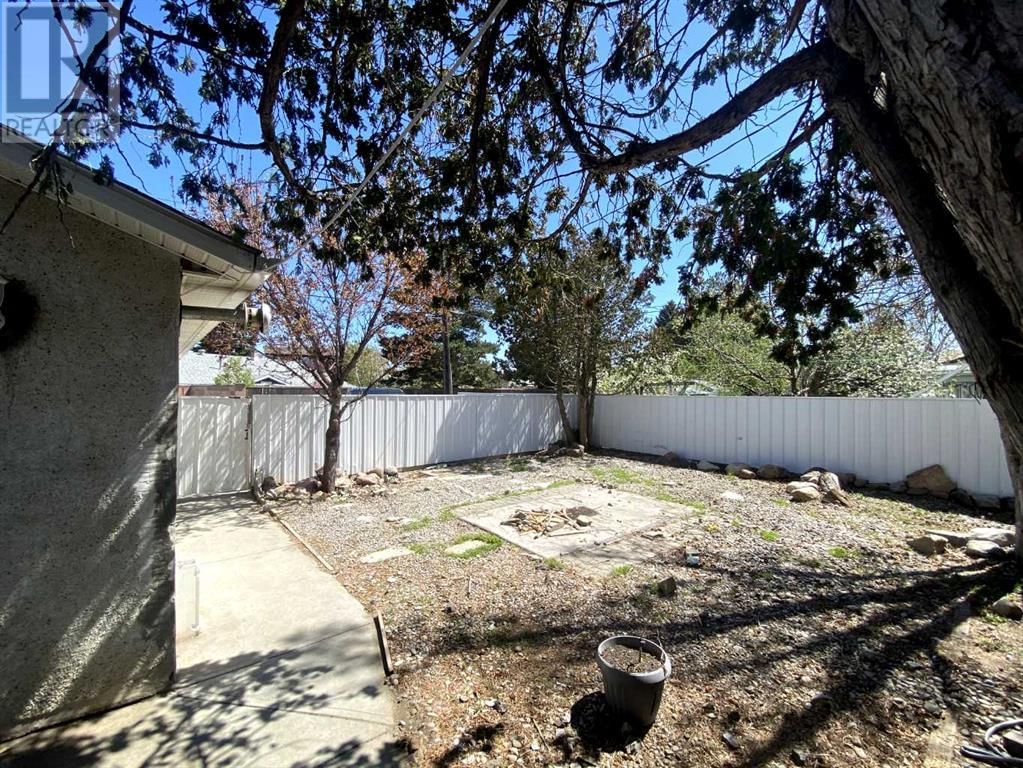 719 23 Street North Lethbridge, Alberta