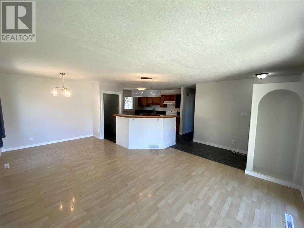 719 23 Street North Lethbridge, Alberta