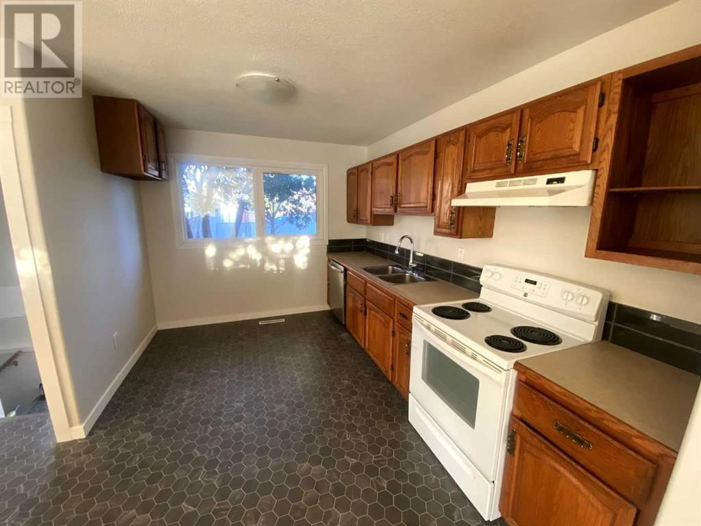 719 23 Street North Lethbridge, Alberta