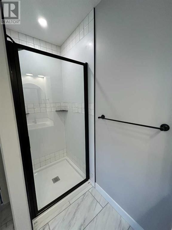 10625 113 STREET Image 12