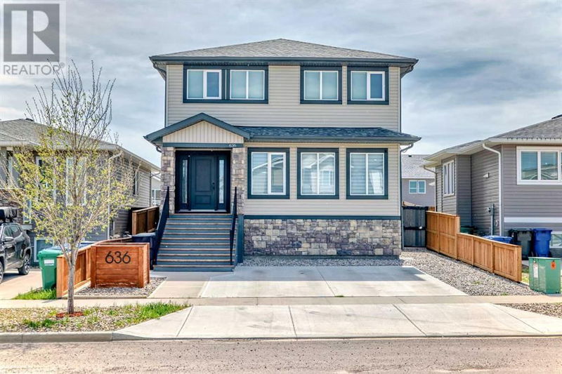 636 Aquitania Boulevard West Lethbridge, Alberta