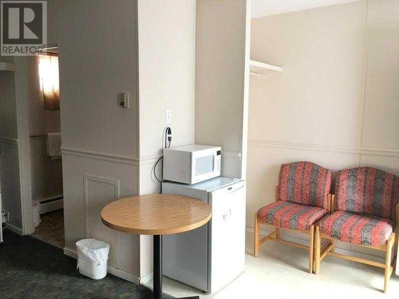 4001 48 AVENUE Image 14