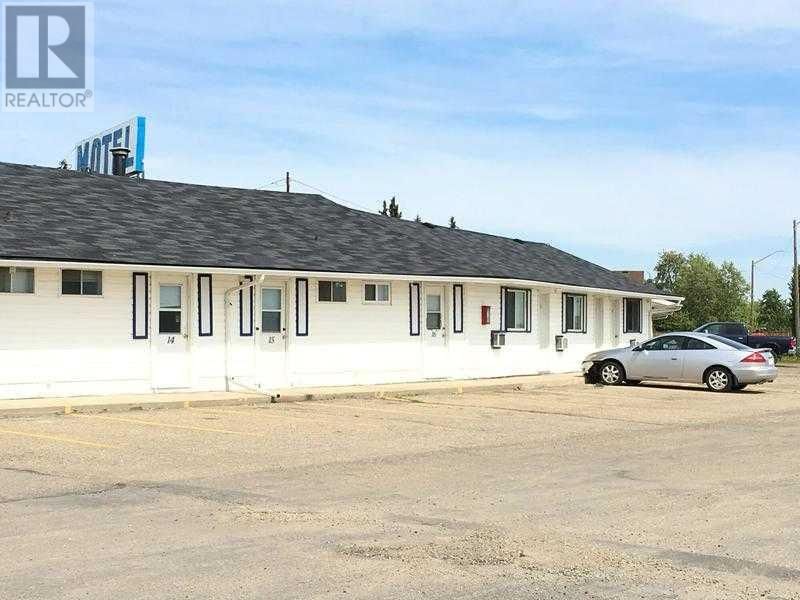 4001 48 AVENUE Image 19
