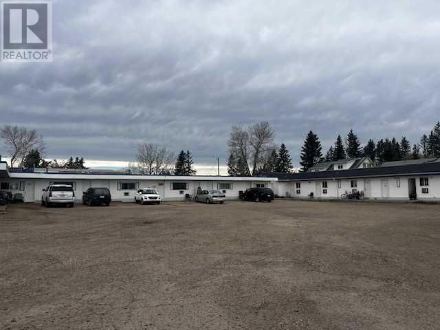 4001 48 AVENUE Image 21