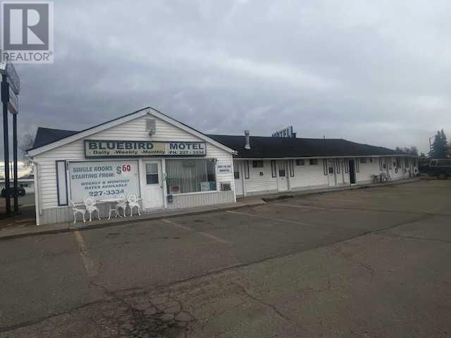 4001 48 AVENUE Image 4