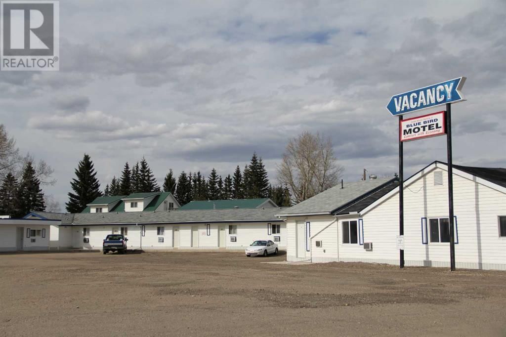 4001 48 AVENUE Image 5