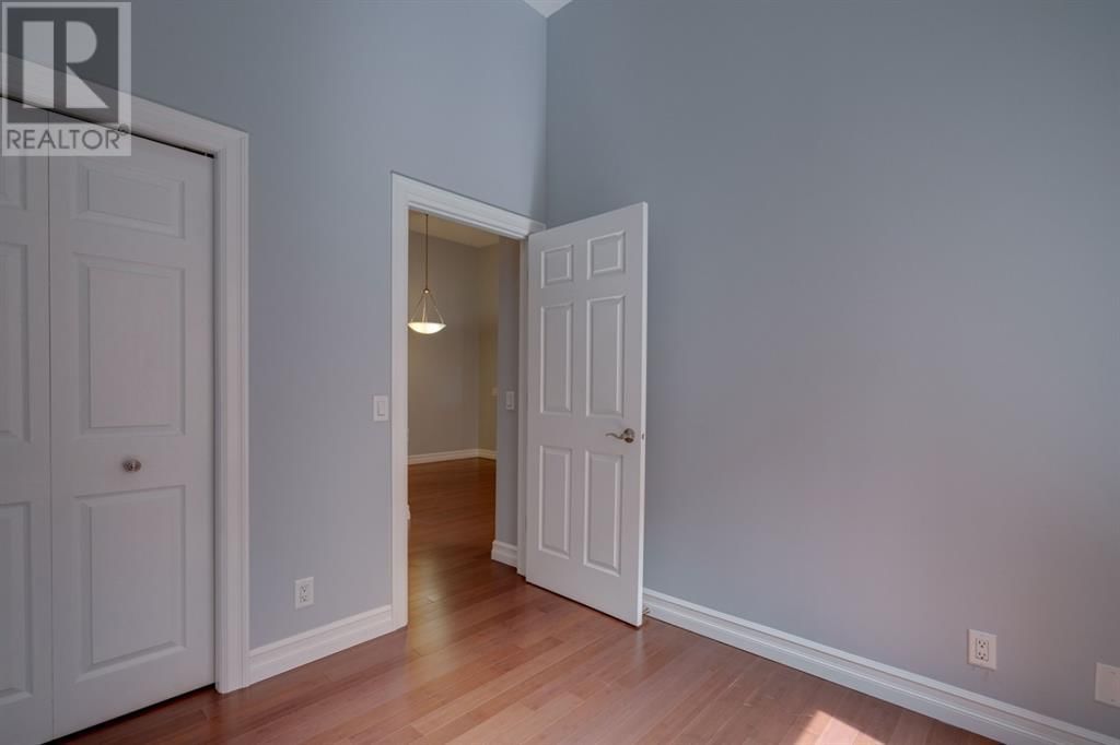 881 15 AVENUE SOUTHWEST Image 20
