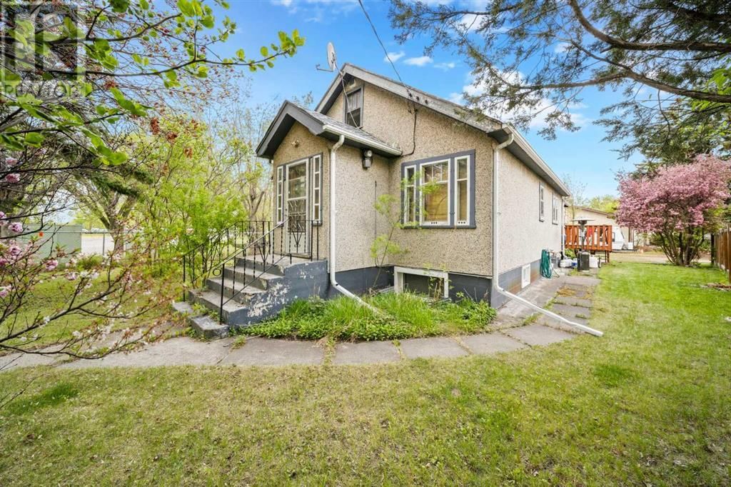 88 HALIBURTON CRESCENT Image 1