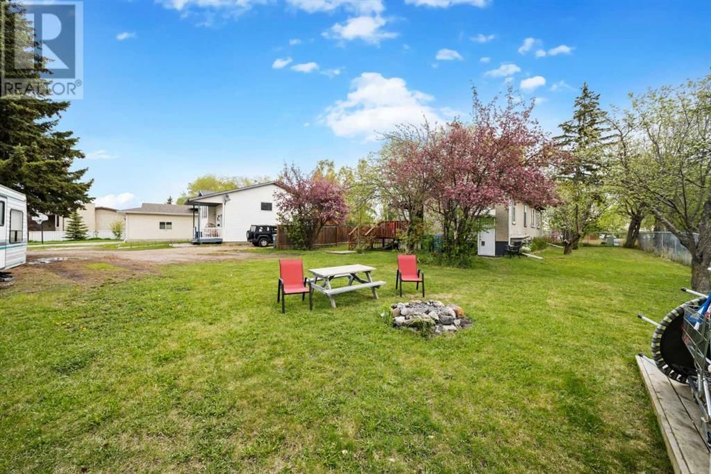 88 HALIBURTON CRESCENT Image 32