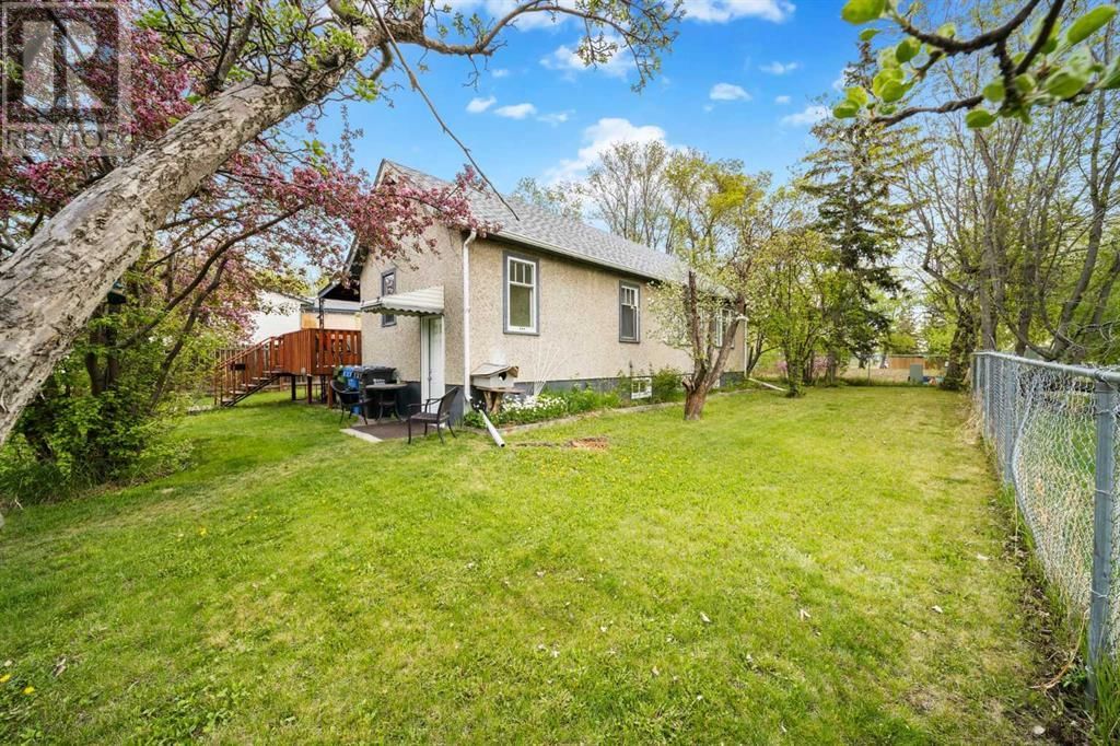 88 HALIBURTON CRESCENT Image 34