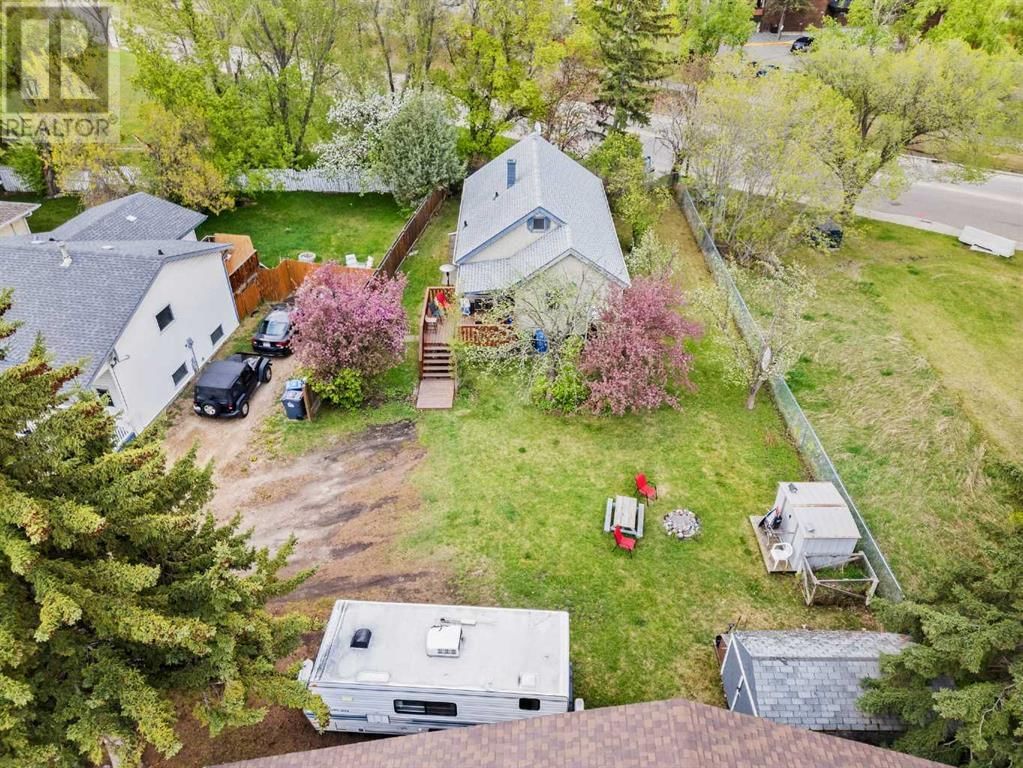 88 HALIBURTON CRESCENT Image 36