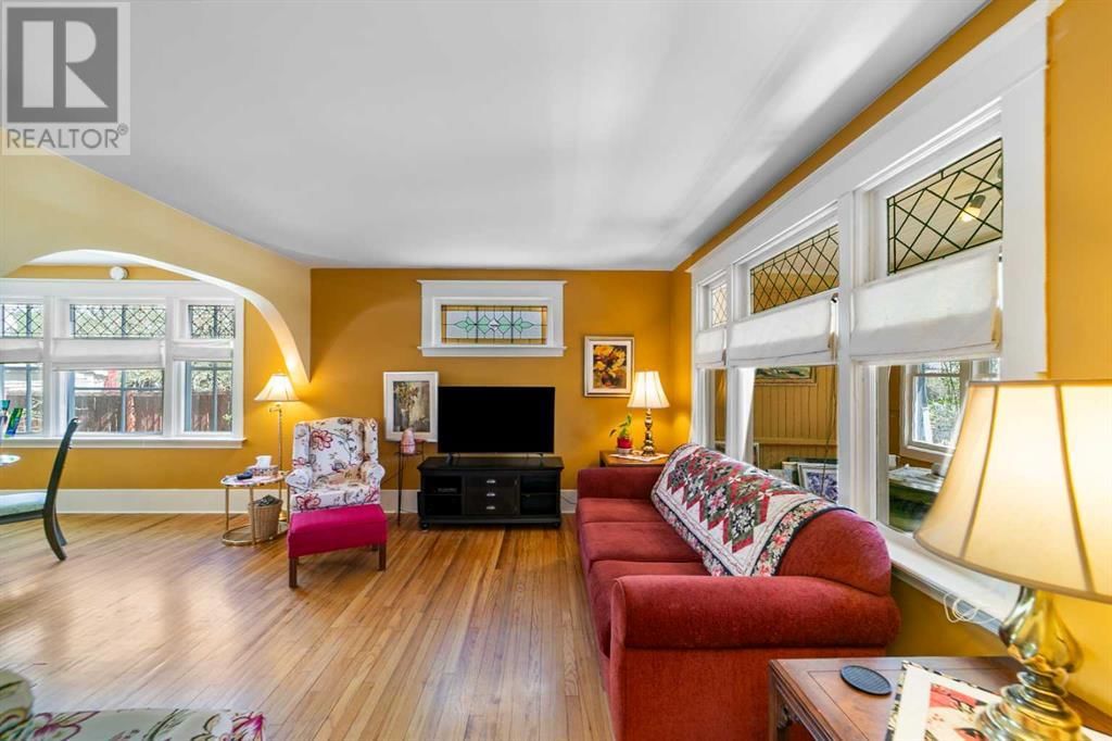 5318 49 AVENUE Image 10