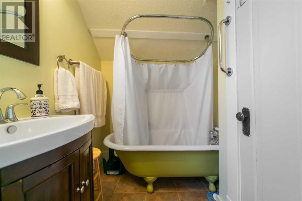 5318 49 AVENUE Image 24