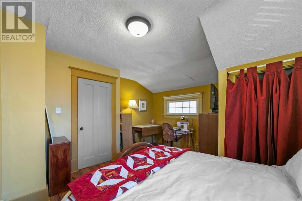 5318 49 AVENUE Image 28