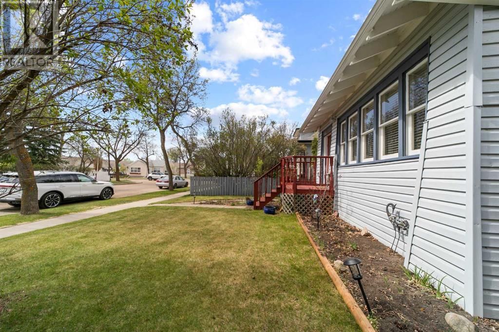 5318 49 AVENUE Image 36