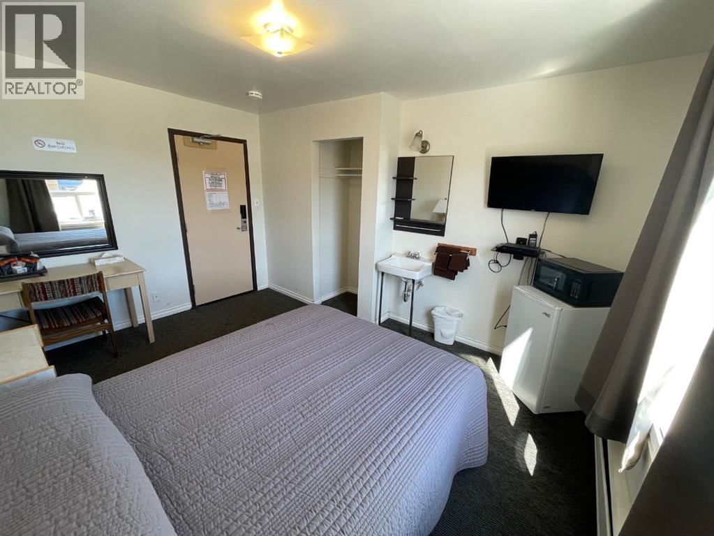 114 PARK STREET Image 16