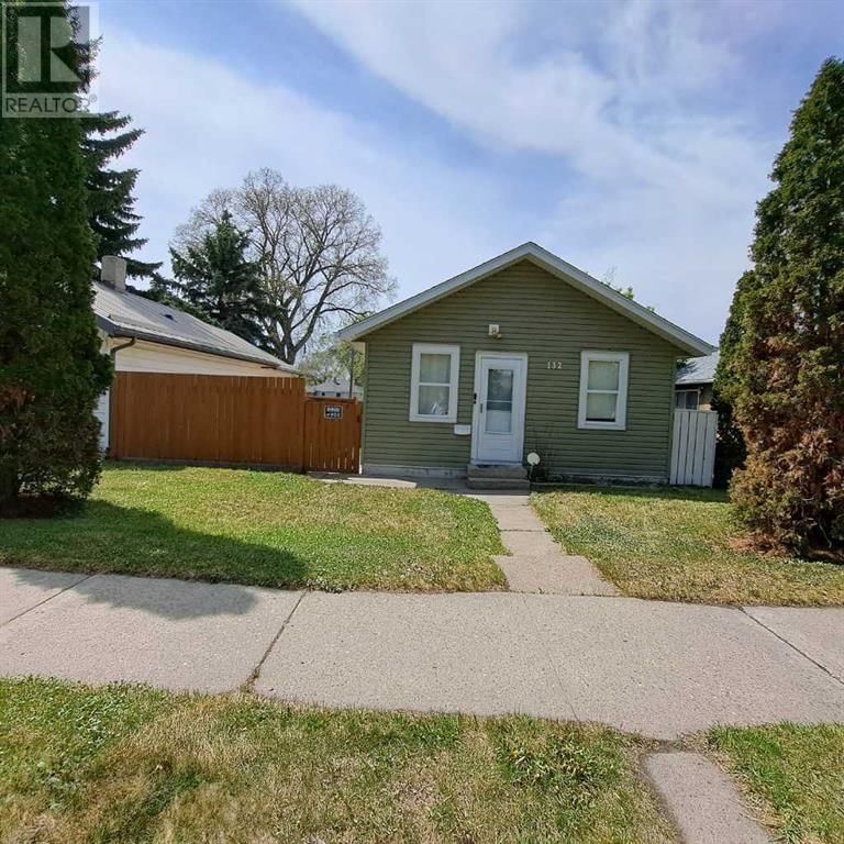 132 20 Street North Lethbridge, Alberta