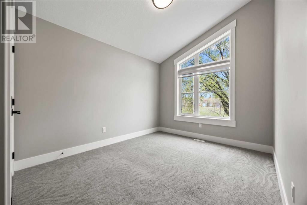 409 24 AVENUE NORTHWEST Image 34