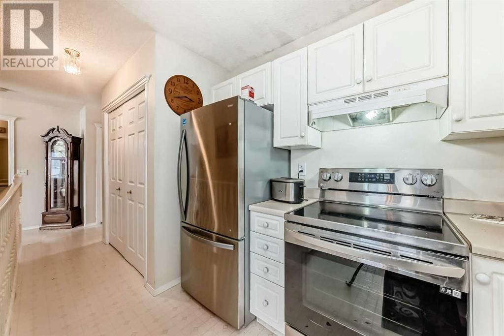 66 DEL MONICA VILLAS NORTHEAST Image 3