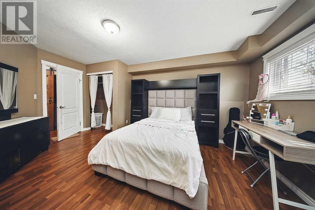 55 LODGE PLACE Image 16