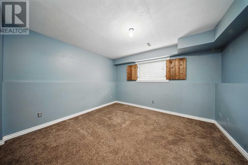 55 LODGE PLACE Image 17