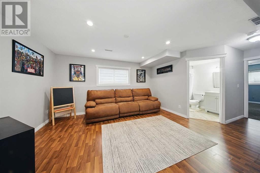 55 LODGE PLACE Image 19