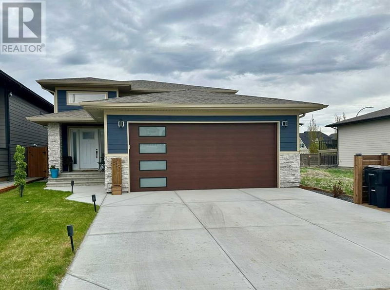 809 Devonia Circle West Lethbridge, Alberta