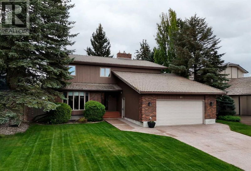 11 Tudor Court South South Lethbridge, Alberta