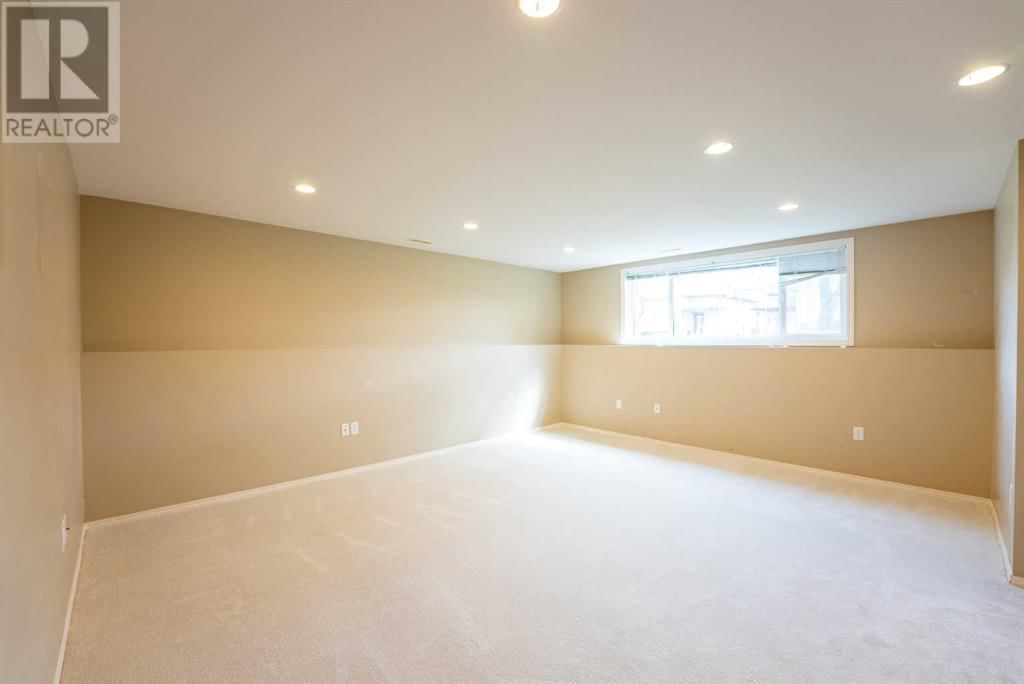 136 Mt Sundance Crescent West Lethbridge, Alberta