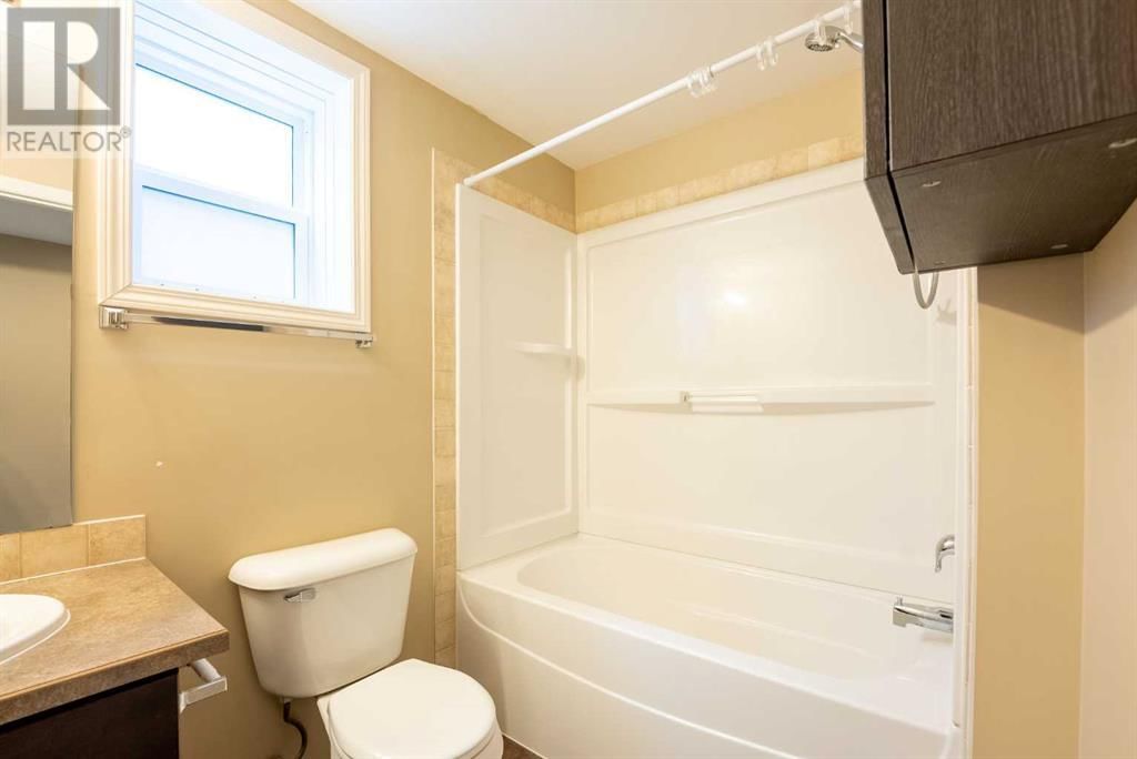 136 Mt Sundance Crescent West Lethbridge, Alberta